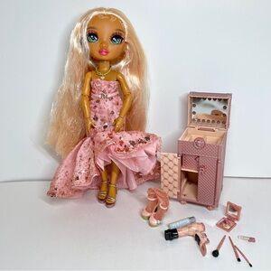 Rainbow High Fashion Doll Vision Divas Sabrina St Cloud Makeup Vanity Set Pink